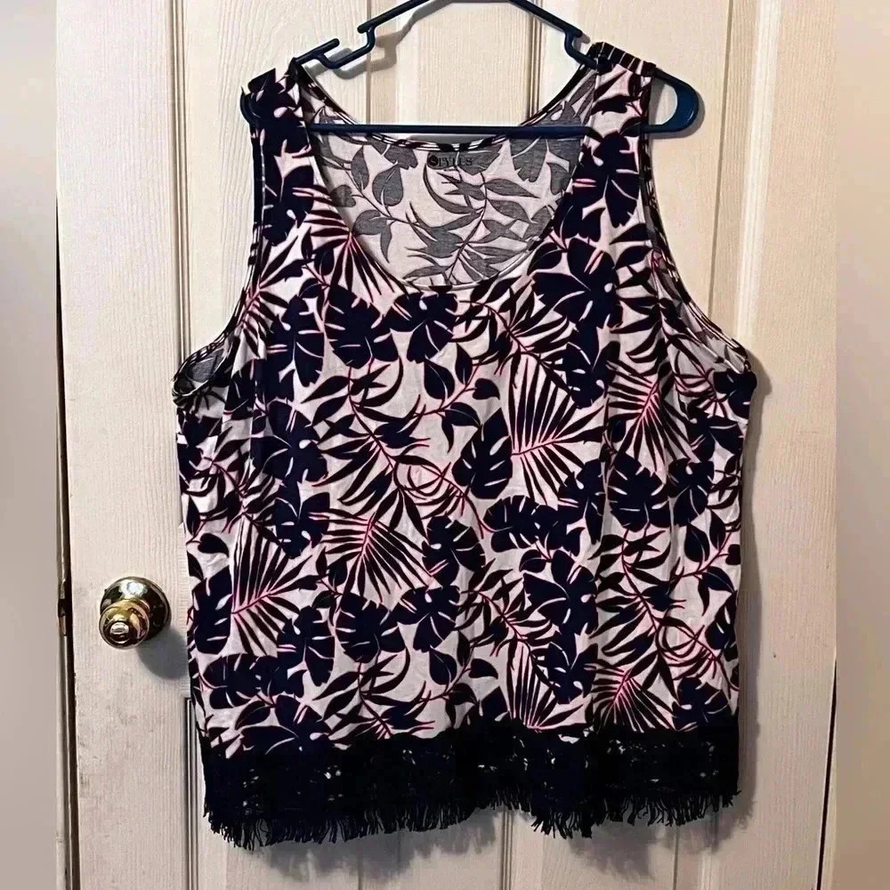 Stylus Women Plus size 3X Floral lace top/blouse Tank Top EUC Spring Summer
